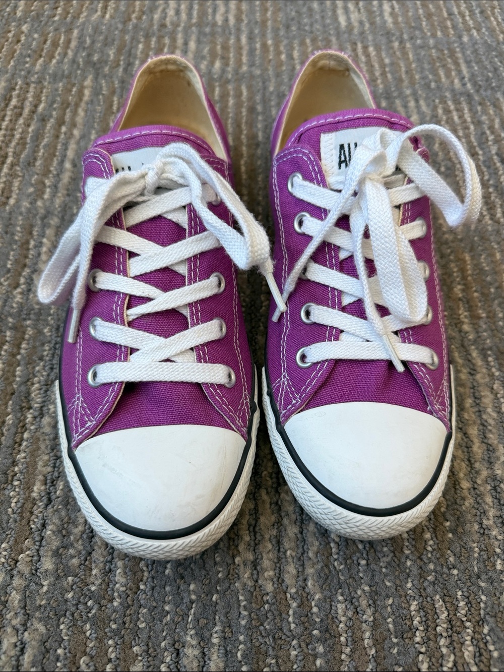 Low profile Converse All Star sneakers in purple